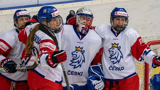 Hockeyspillere for kvinner gikk videre til OL-kvalifiseringen med seier og slo Norge.