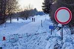 Zavřená silnice č. 223 vedoucí z obce Výsluní na Rusovou a dál na Klínovec, Vejprty, nebo Měděnec. Důvodem je její zavátí sněhem a uvěznění jedné z sněhových fréz SÚS. 20. ledna 2019