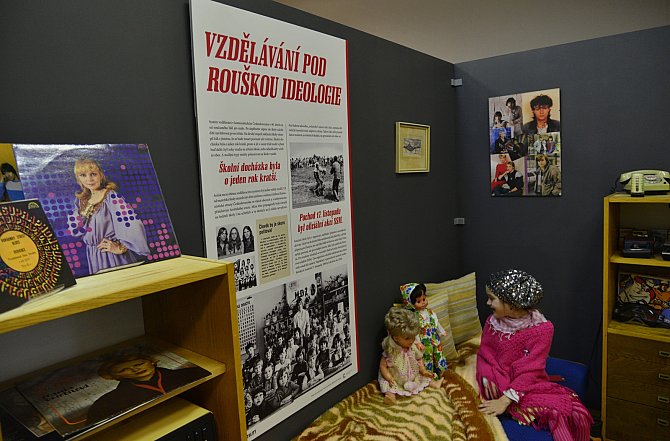 Výstava Únik z totality v chomutovském muzeu.