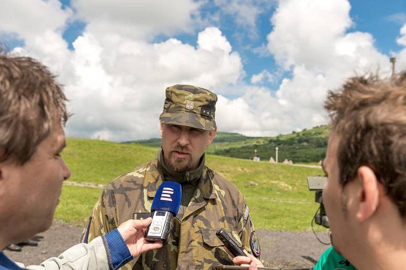 Bojovými střelbami z protiletadlových raketových kompletů vyvrcholilo tento týden ve vojenském újezdu Hradiště na Karlovarsku mezinárodní cvičení Tobruq Arrows 2016.