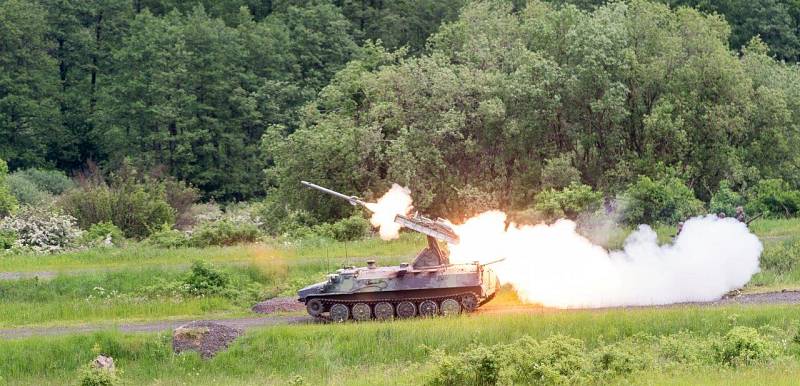 Bojovými střelbami z protiletadlových raketových kompletů vyvrcholilo tento týden ve vojenském újezdu Hradiště na Karlovarsku mezinárodní cvičení Tobruq Arrows 2016.