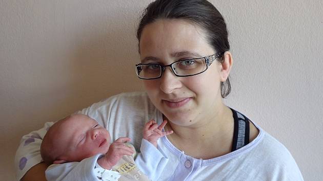 Ema Bartáková se narodila 24. října 2017 v 17.25 hodin rodičům Veronice a Martinu Bartákovým z Klášterce nad Ohří. Vážila 2,15 kg.