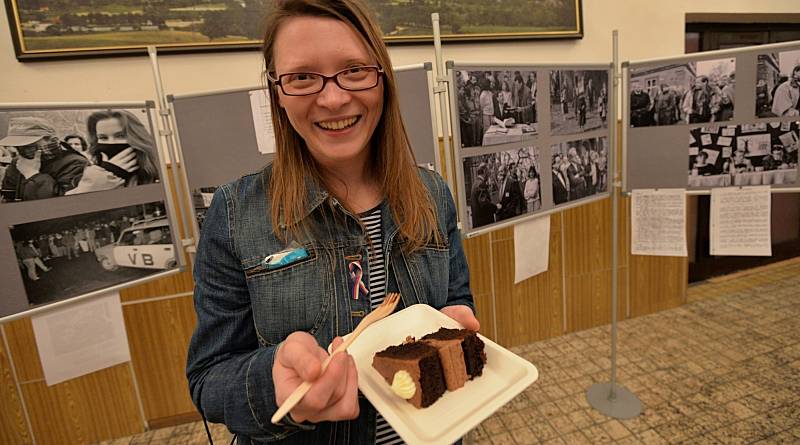 Komponovaný pořad a výstava fotografií Miroslava Rady k 30. výročí revoluce v kulturním domě v Klášterci