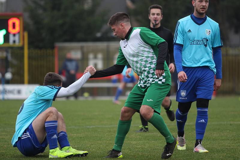 Spořice (modré dresy) porazily v posledním podzimním kole I. A třídy 4:1 celek Libouchce