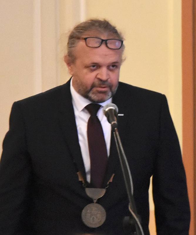 Dlouholetý starosta Kadaně Jiří Kulhánek ve své funkci skončil. Dále bude pracovat jako radní, je také předsedou finančního výboru.