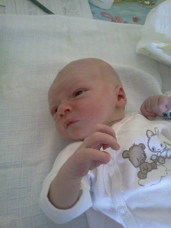Malý Honzík Hájek se narodil 19. srpna v 6:50 hodin mamince Tereze Uličné. Chlapec vážil 2,75 kilogramu a měřil 48 centimetrů. Fotografii nám zaslala rodina.