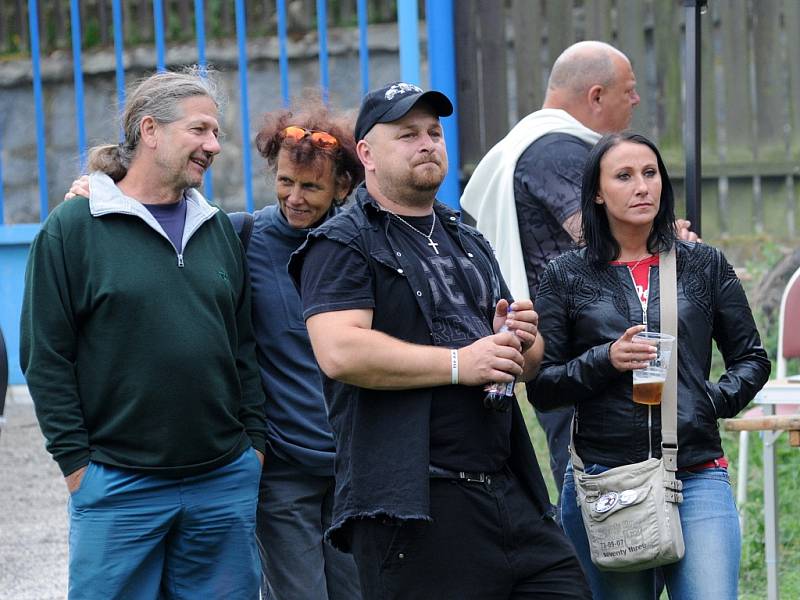 Festival Pecká Motopecka přilákal do Vysoké Pece příznivce tvrdší hudby a motorkáře