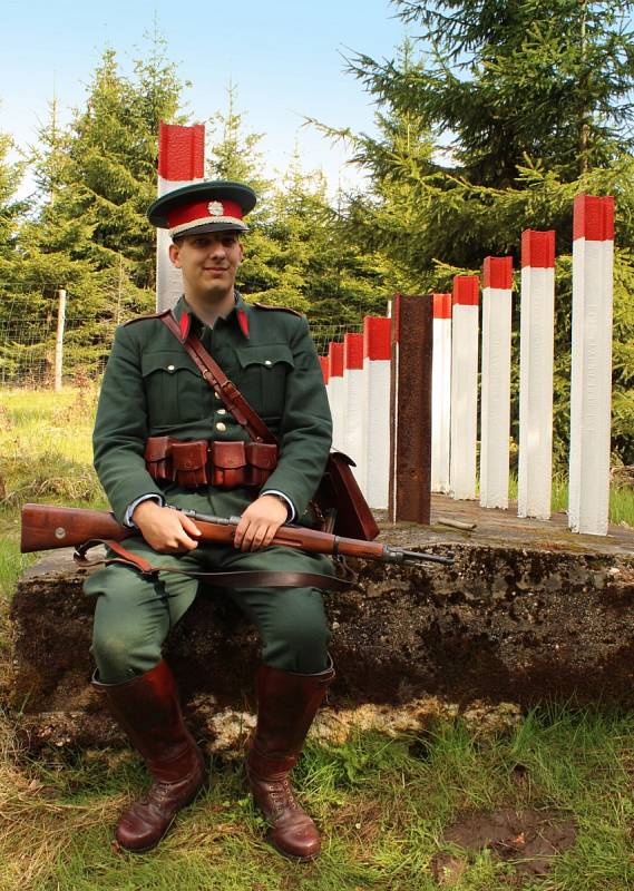 Nadšenci pro válečnou historii vyrazili po stopách jednotek Stráže obrany státu v Krušných horách.