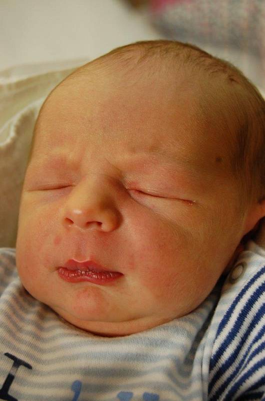 Ondřej Mrázek se narodil Zuzaně Gerové z Hrušovan. Na svět mu pomohli chomutovští porodníci 3. prosince 2014 ve 14:07 hod., měřil 49 cm a vážil 2,9 kg.