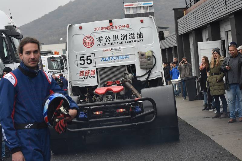 Buggyra se představila fanouškům v neděli na mosteckém autodromu.