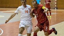 V chomutovské městské sportovní hale se dnes odehrál futsalový zápas Česko - Srbsko s výsledkem 3:4. Odveta se hraje za 14 dní v Srbsku.