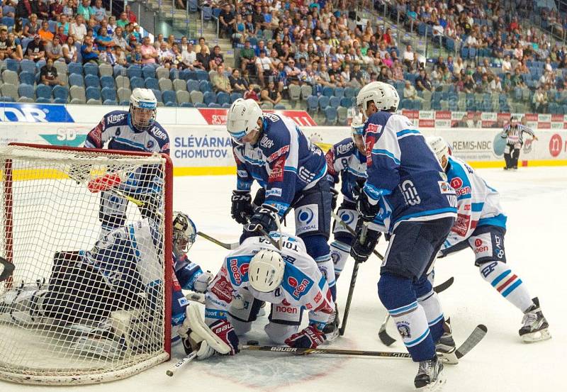 Z extraligového zápasu Piráti Chomutov - HC Škoda Plzeň, který domácí vyhráli 6:4.