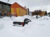 Sněhová kalamita ve Vejprtech trvá