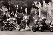V dalším díle našeho historického seriálu se vypravíme do roku 1972. V Kadani v září slavili Hornický den a v tomto roce ho vylepšily závody motokár a také prototypů Formule 1.