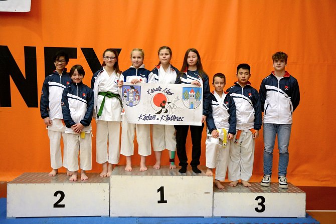 Reprezentanti Karate klubu Kadaň a Klášterec sbírali trofeje v Praze.