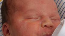 Z chlapečka Jakuba, který se narodil 21.9. 2009 v 19.14 hodin, se raduje maminka Lenka Novotná z Chomutova. Malý Jakub se narodil v chomutovské nemocnici, po narození měřil 53 centimetrů a vážil 4,350 kilogramů.
