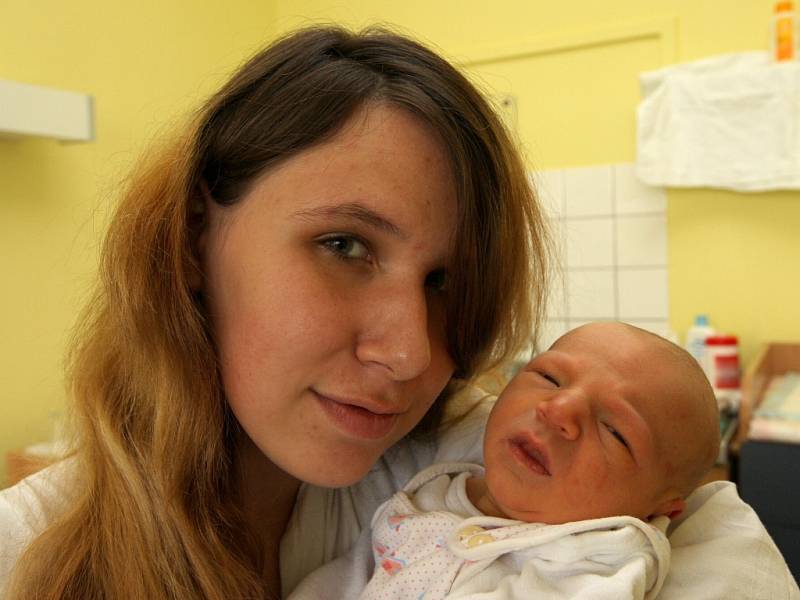 Martin Kudera z Klášterce nad Ohří, narozen 21. října 2007, 12.20 hodin v Kadani; 49 cm, 3,15 kg , s maminkou Markétou Hlavovou. 