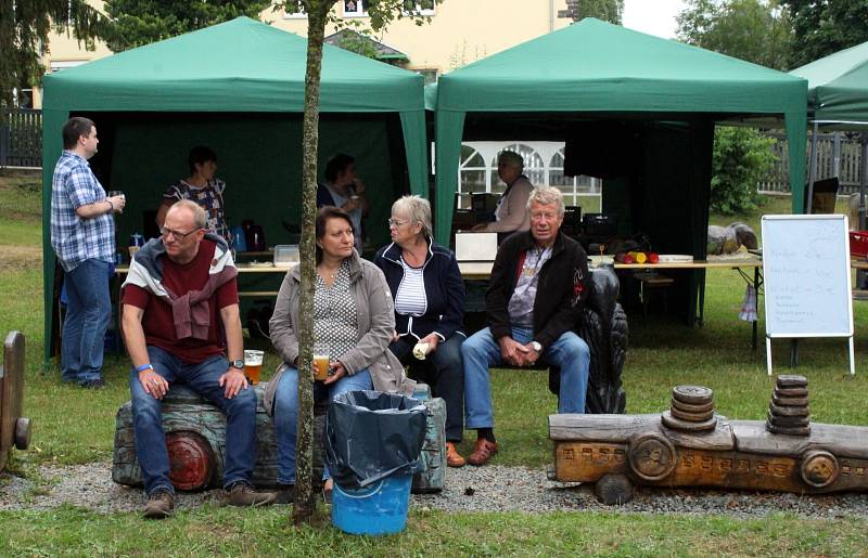 Marienberg hostil Sasko-českou pivní zahradu. Hrál na ní také Big Band Zdeňka Tölga.