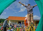 Petr Batěk organizuje v Klášterci premiérový festival pro rodiny. Zatímco v první části si přijdou na své děti a mládež, závěr bohatého programu bude patřit dospělým.