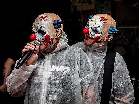 V pátek začíná Multižánrový festival Otevřeno Punkovým večerem v chomutovské Hřebíkárně.