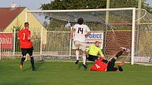 1.FC Spořice (v bílém) - SK Černovice 8:1