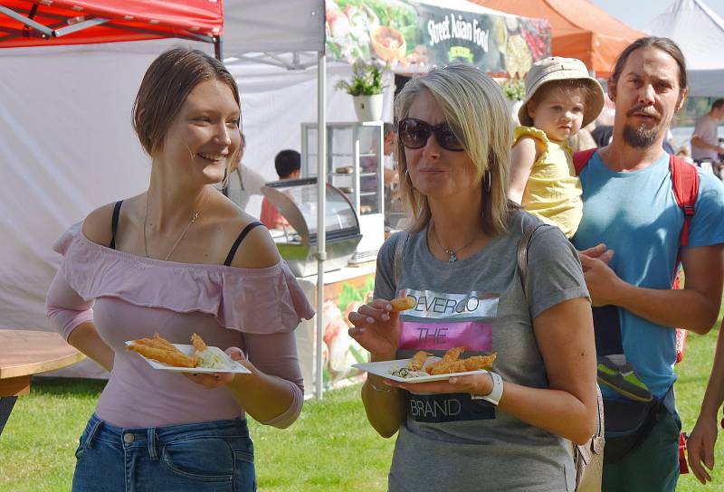 Family Food Festival do Chomutova přinesl pochoutky z různých koutů světa.