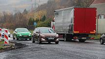 Opravy na silnici I/13 v Málkově zpomalují dopravu