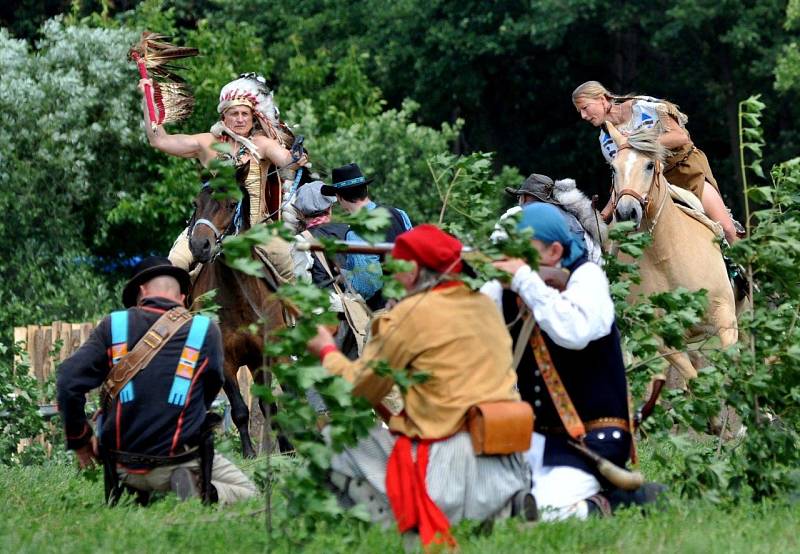 Poslední indiánské války 2016 v Březně.