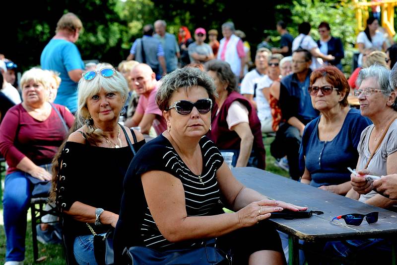 Mistrovství České republiky ve vaření svíčkové proběhlo na Červeném Hrádku v Jirkově.Na konci soutěže se utkali největší jedlíci v klání kdo za půl hodiny sní nejvíce knedliků s omáčkou.Soutěž navštívilo spoustu návštěvníků.Nechyběla folklorní muzika obče