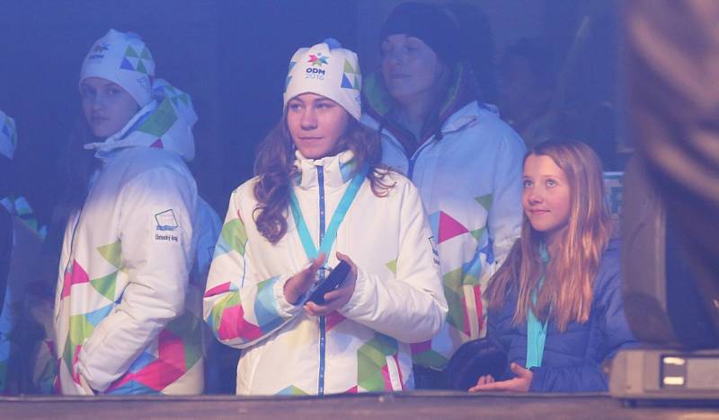 Závěrečným ceremoniálem vyvrcholily ve čtvrtek večer Zimní olympijské hry dětí a mládeže, které letos pořádal Ústecký kraj.