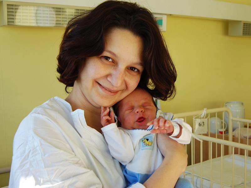 Ondřej Hüttl z Kadaně, narozen 21. ledna 2008 v 5.40 hodin v Kadani. 48 cm, 2, 850 kg s maminkou Veronikou Pytlovou.
