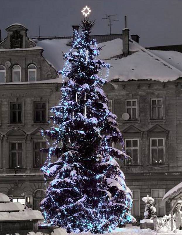 Vánoční strom ve Vejprtech.