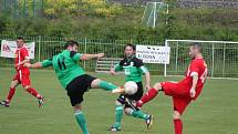 Spořice - Ledvice 5 : 0,domácí v zeleném.