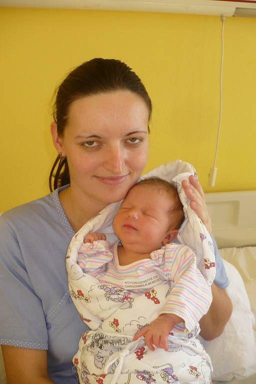 GABRIELA KUŠTOVÁ (3,4 kg a 51 cm)  je od 18. 12. od 18:23 prvorozenou dcerou Zuzany a Petra z Chrudimi. 