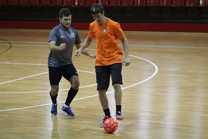 1. Zimní futsalová liga CHLMF: ESAP Chomutov - FC Jirkov 2000 4:0.