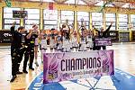 Chomutovské Levhartice jako letošní vítězky evropské basketbalové ligy.