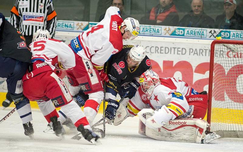 Ze zápasu Piráti Chomutov - Slavia Praha.