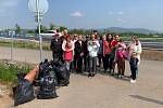 Ukliďme Chomutovsko na jaře. Desítky dobrovolníků sbíraly v obcích odpadky