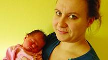 V náruči maminky Michaely Ťahlové z Chomutova spokojeně oddychuje Veronika Cikánová, která se narodila 5.12.2016 ve 20:46 hodin v chomutovské nemocnici. Z prvorozené dcery, která měla po příchodu na svět míry 51 cm a 2,85 kg, se od té doby raduje tatínek 