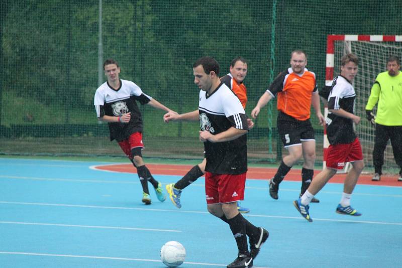 VE TŘETÍ LIZE vyhráli Panthers (u míče) nad FK Sosáni Klášterec nad Ohří 1:0. 