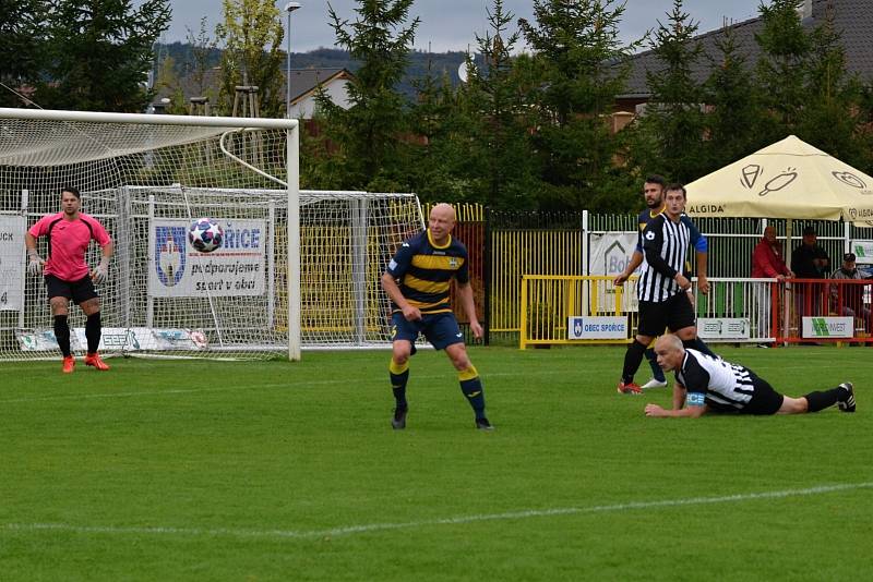 Spořice v černobílém porazily Libochovice 3:0