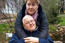 Jan Mráz se svou ženou Jitkou, která je mu v nemoci velkou oporou.