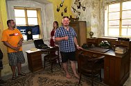 Majitel Miloš Dempír obnovuje postupně zámek Poláky. Nejen jeho exteriér, usilovně se pracuje také na interiérech.