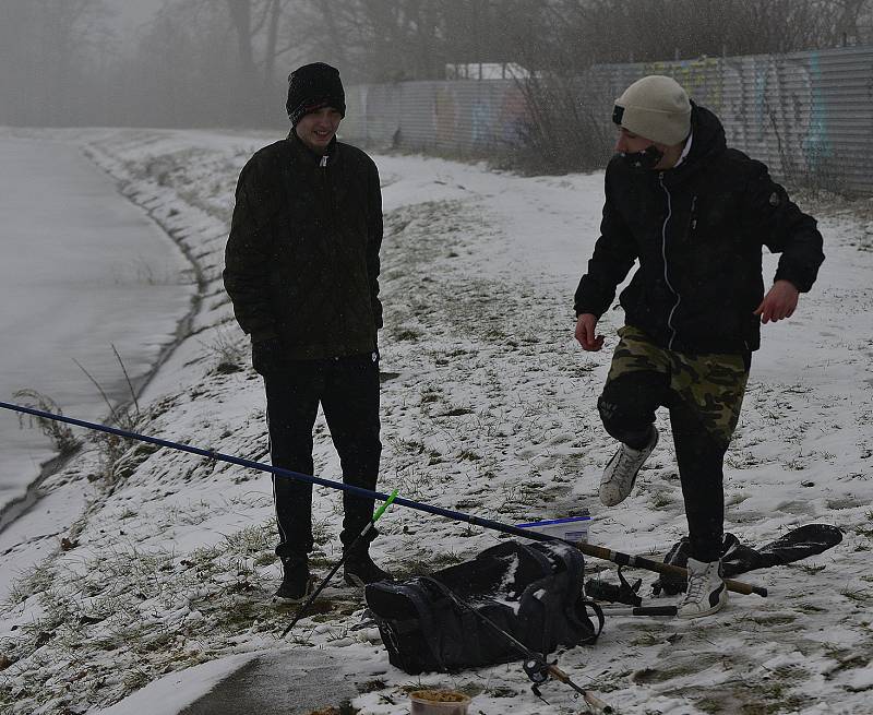 Lov ryb, běžkování, jízda na kole. Tak lidé v Jirkově a Chomutově trávili víkend.