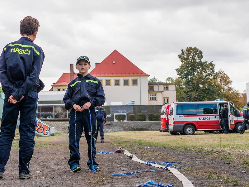 Sbor dobrovolných hasičů z Chomutova uspořádal  tradiční závod, který pořádá každým rokem. Letos se závod konal poprvé na bývalém letním stadionu v centru města.