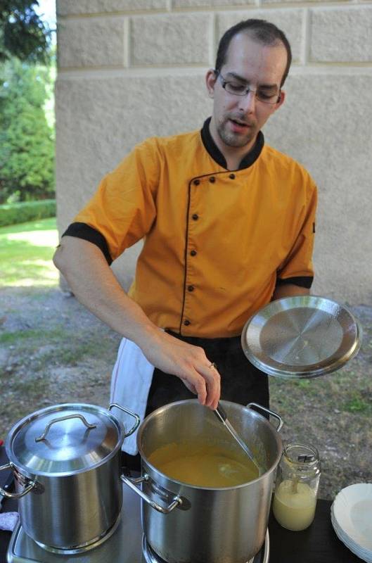 Mistrovství ve vaření svíčkové a soutěž jedlíků.