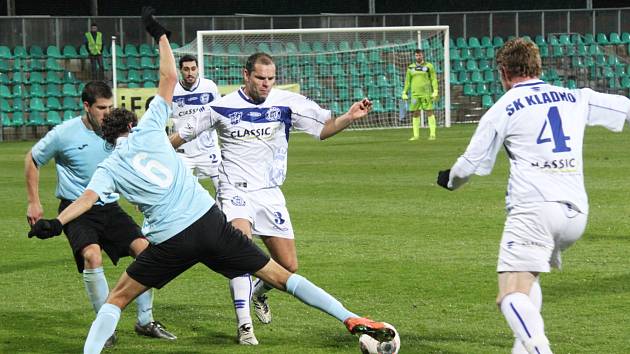 Doma prohráli na penalty 12:13, na Kladně vyhráli 4:3.