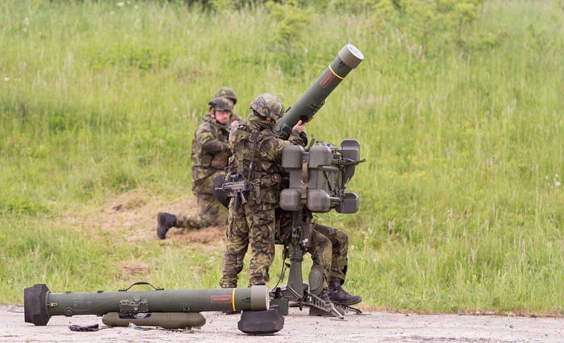 Bojovými střelbami z protiletadlových raketových kompletů vyvrcholilo tento týden ve vojenském újezdu Hradiště na Karlovarsku mezinárodní cvičení Tobruq Arrows 2016.