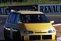Renault Espace F1 je kombinací praktičnosti a skvělých výkonů. Ale pouze do jisté míry.