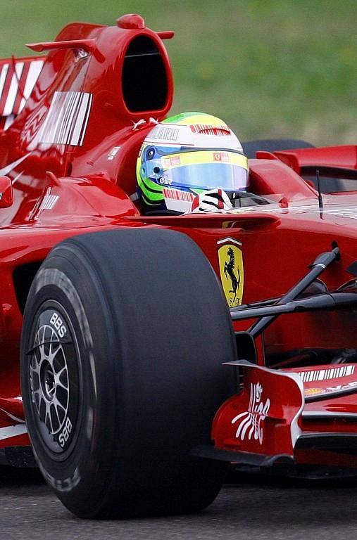 Felipe Massa při testech monopostu Ferrari F2007 ve Fioranu.